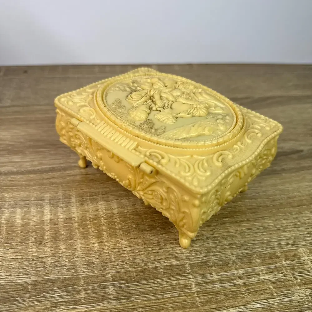Unbranded vintage celluloid